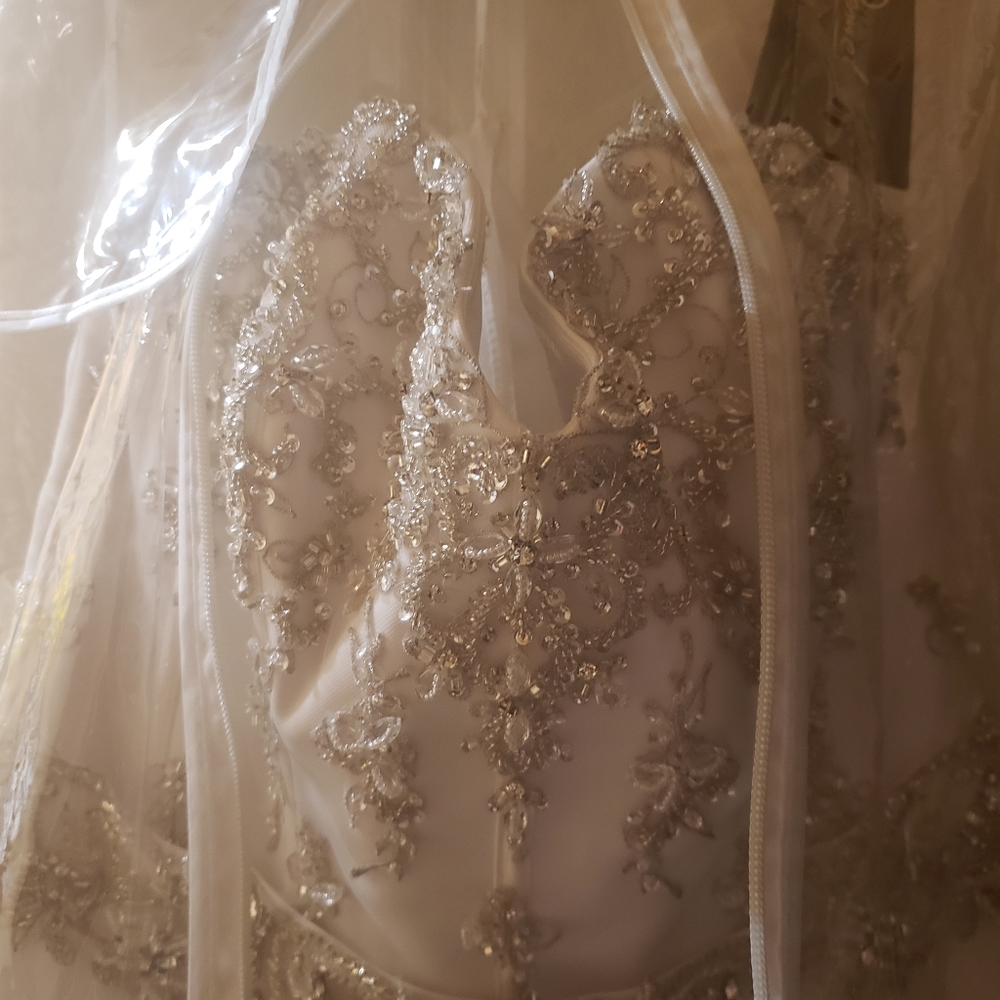 DEMETRIOS WEDDING GOWN NWT - Picture 7 of 7